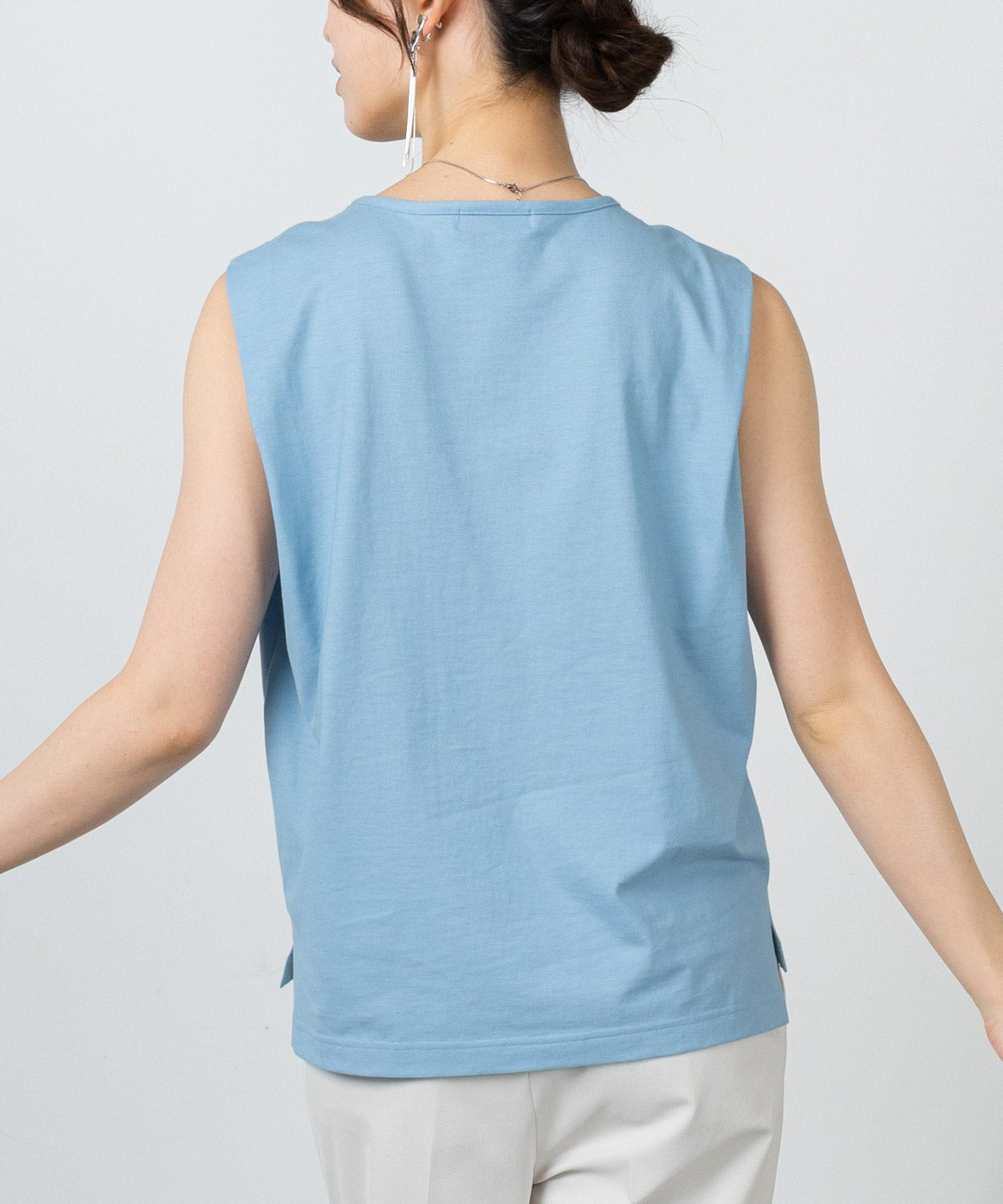 モデル着用画像(ライトブルー)