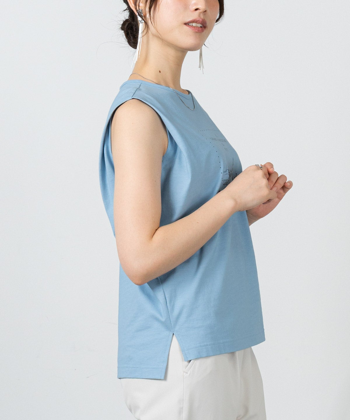 モデル着用画像(ライトブルー)