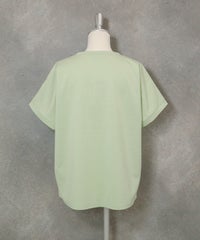 コットン100％UV冷感刺繍プルオーバー(ライトグリーン)後ろ