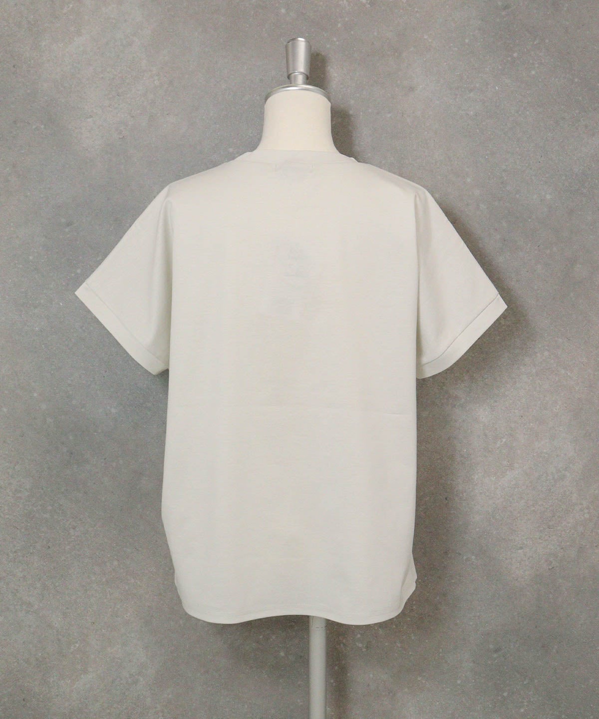 コットン100％UV冷感刺繍プルオーバー(ライトグレー)後ろ