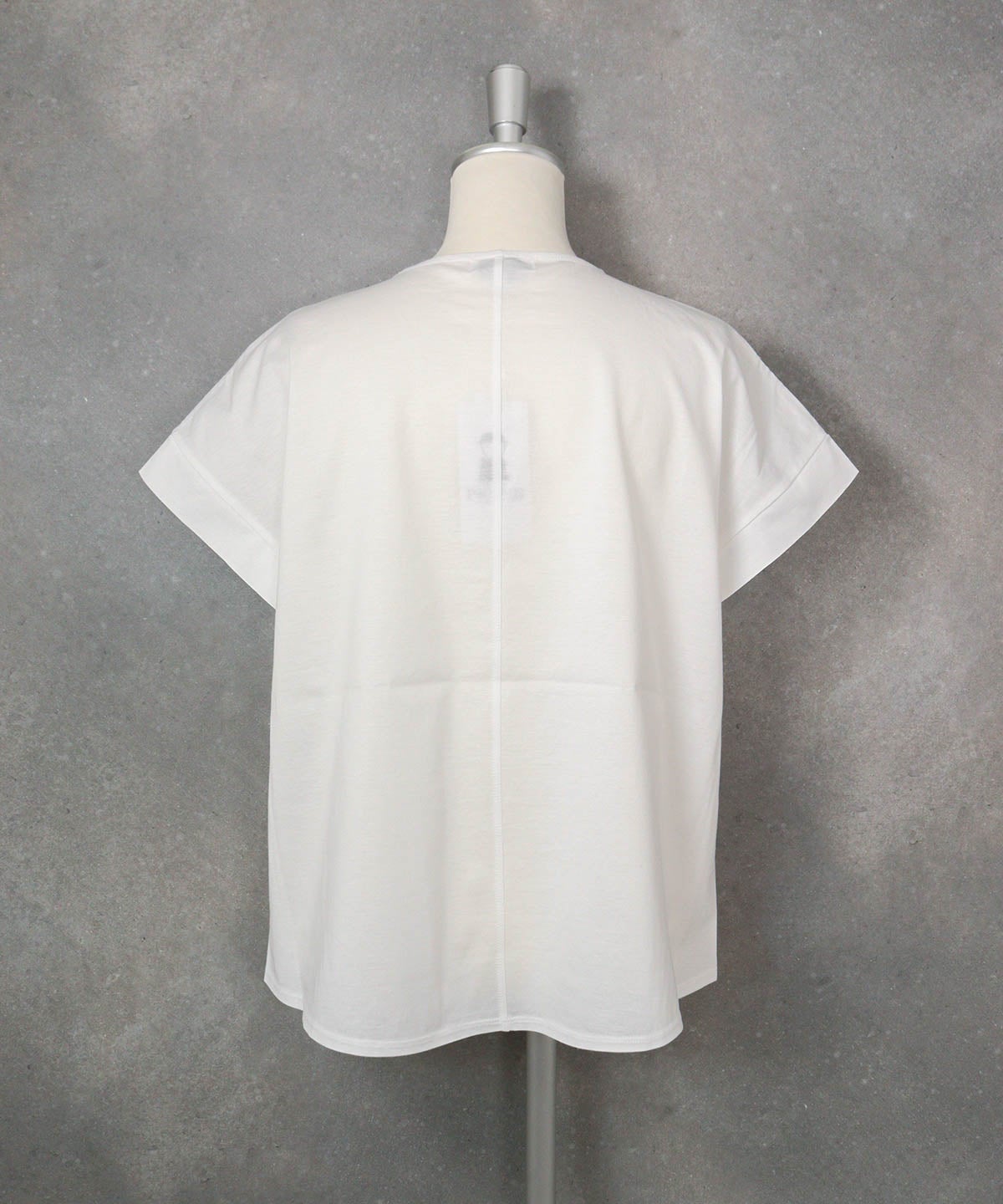 コットン100％刺繍冷感プルオーバー（ホワイト）後ろ