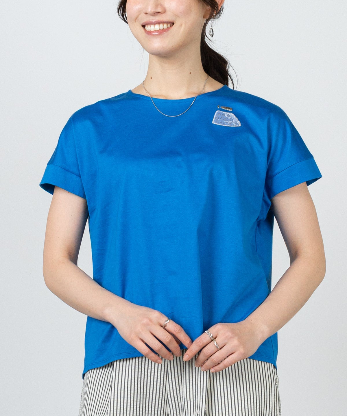 モデル着用画像（ブルー）