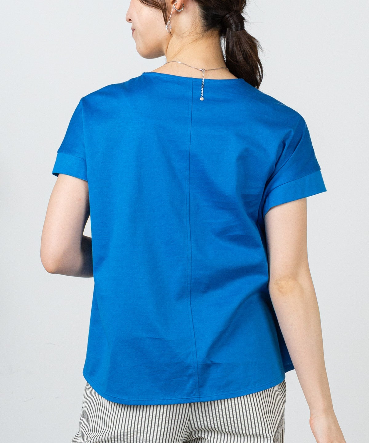 モデル着用画像（ブルー）