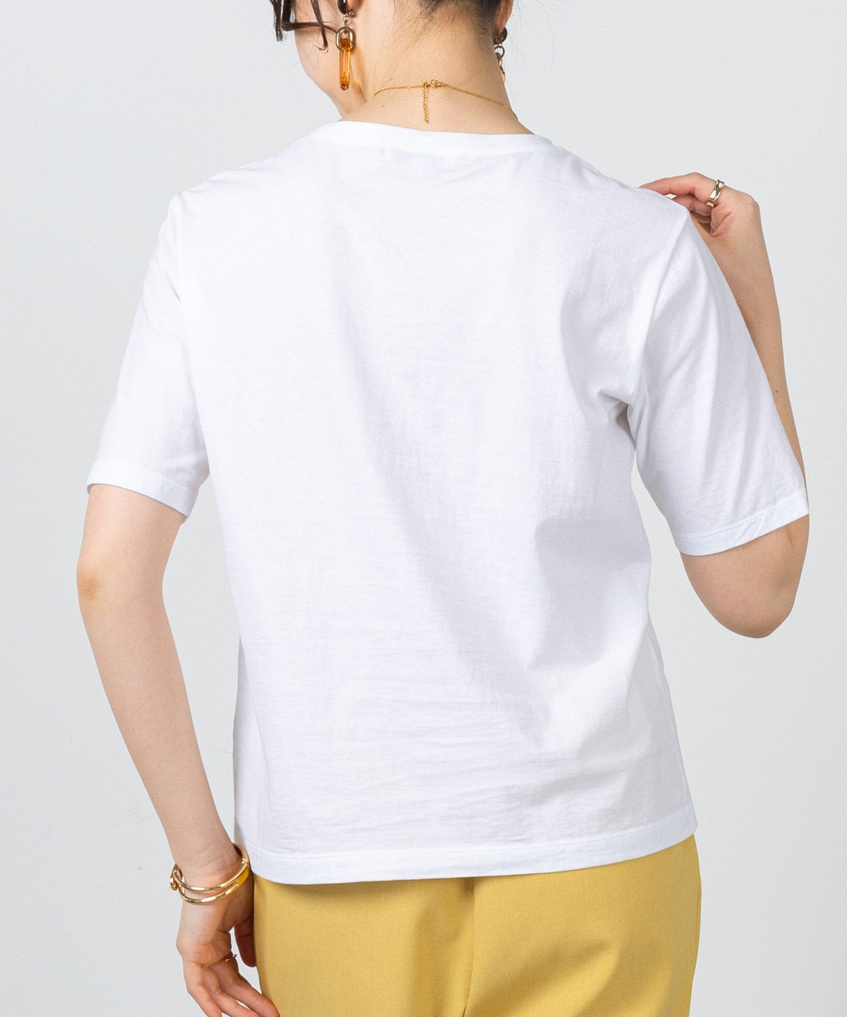 モデル着用画像（ホワイト×オレンジ）