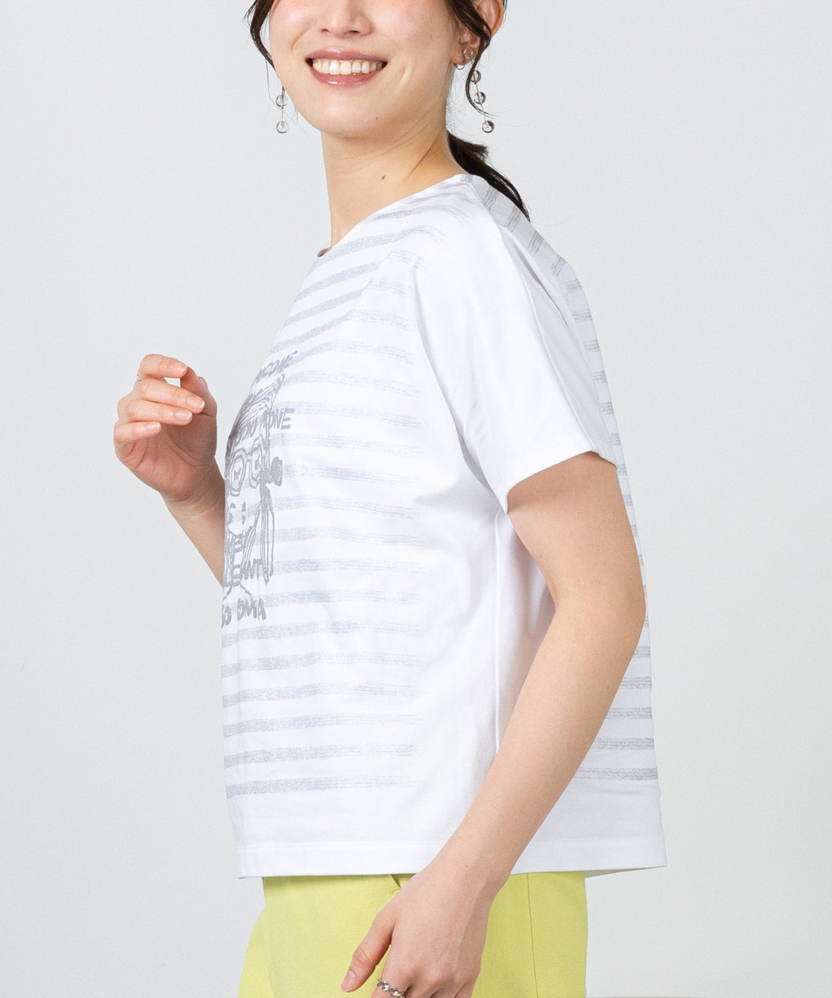 モデル着用画像（ホワイト×グレー）