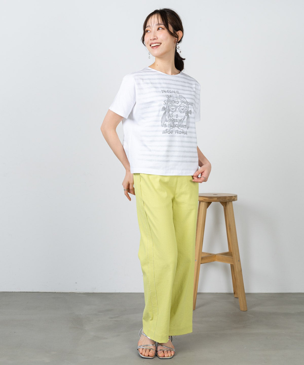 モデル着用画像（ホワイト×グレー）