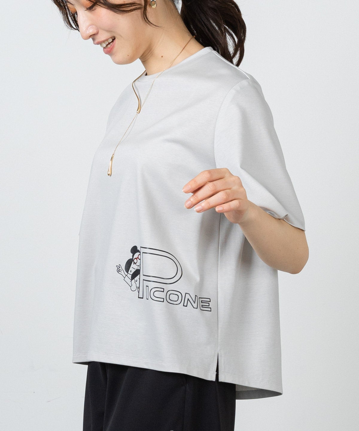 モデル着用画像（ライトグレー）