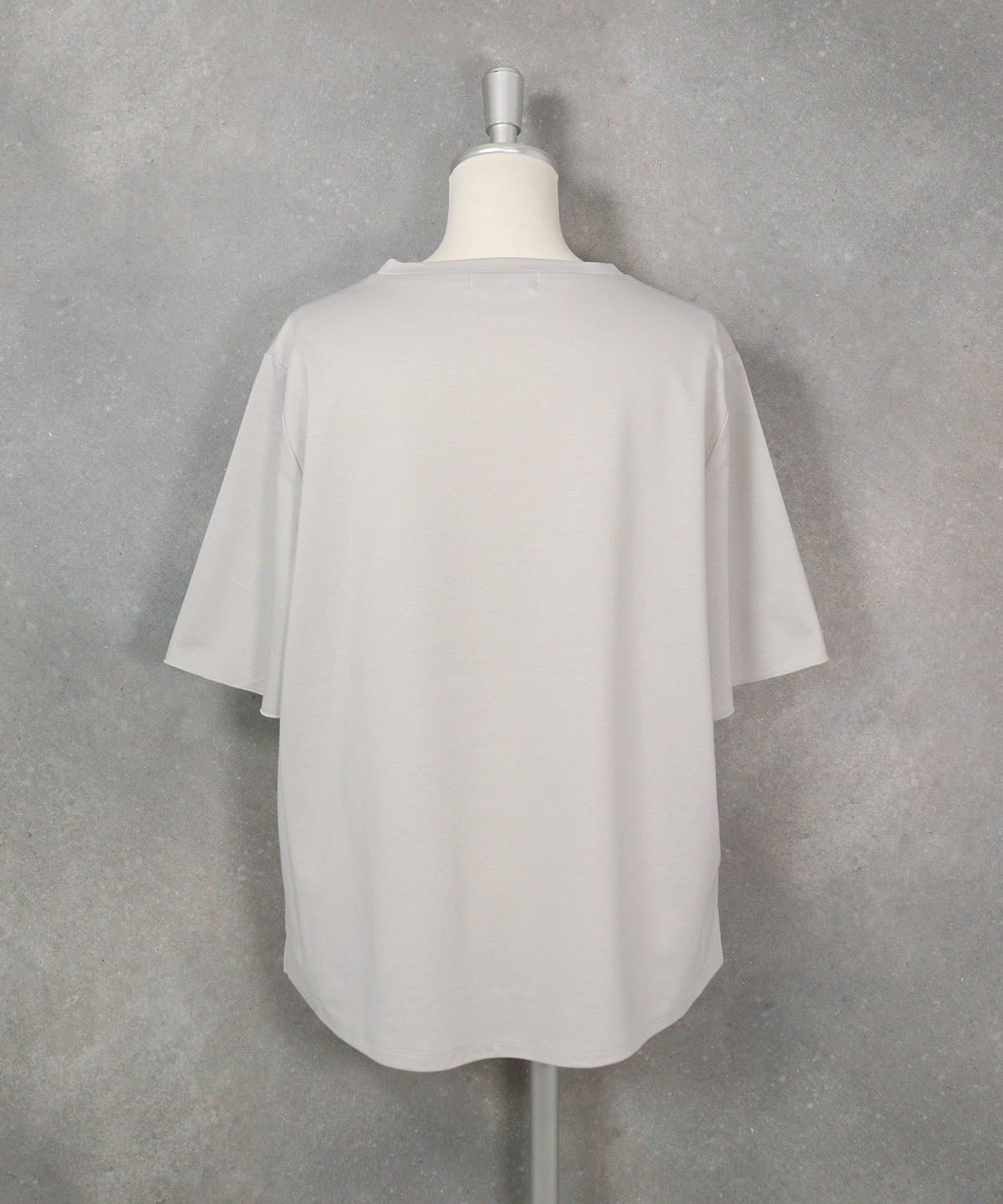 UV冷感プリントプルオーバー（ライトグレー）後ろ