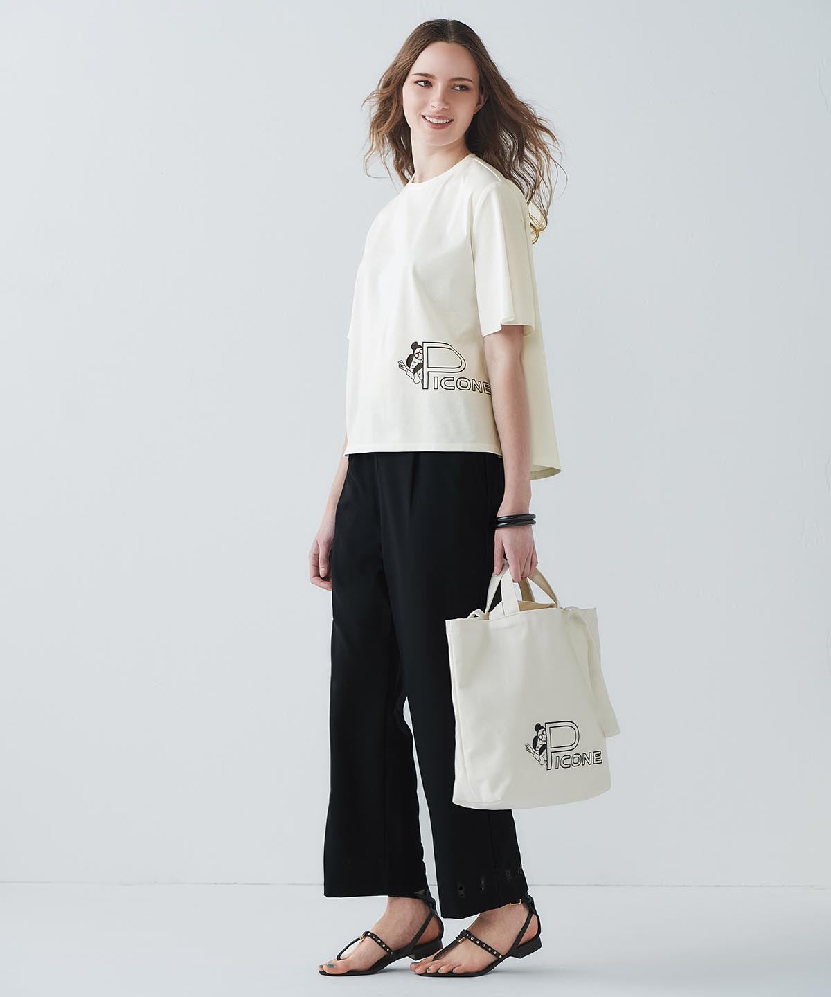 モデル着用画像（ホワイト）