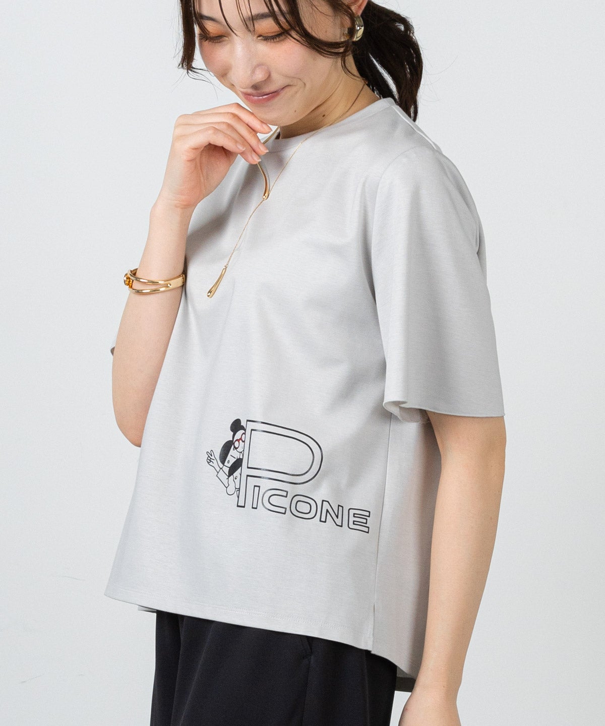 モデル着用画像（ライトグレー）