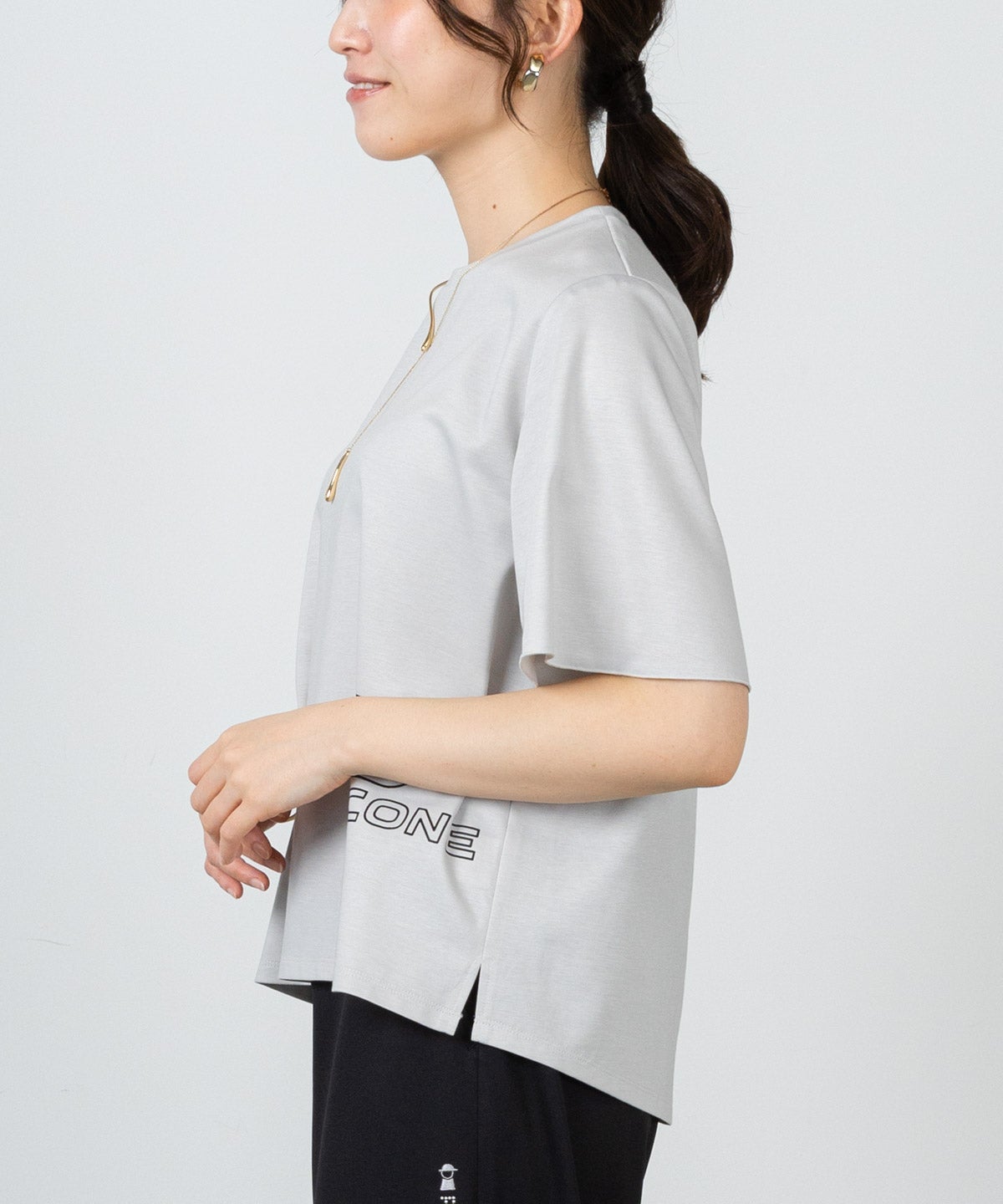 モデル着用画像（ライトグレー）