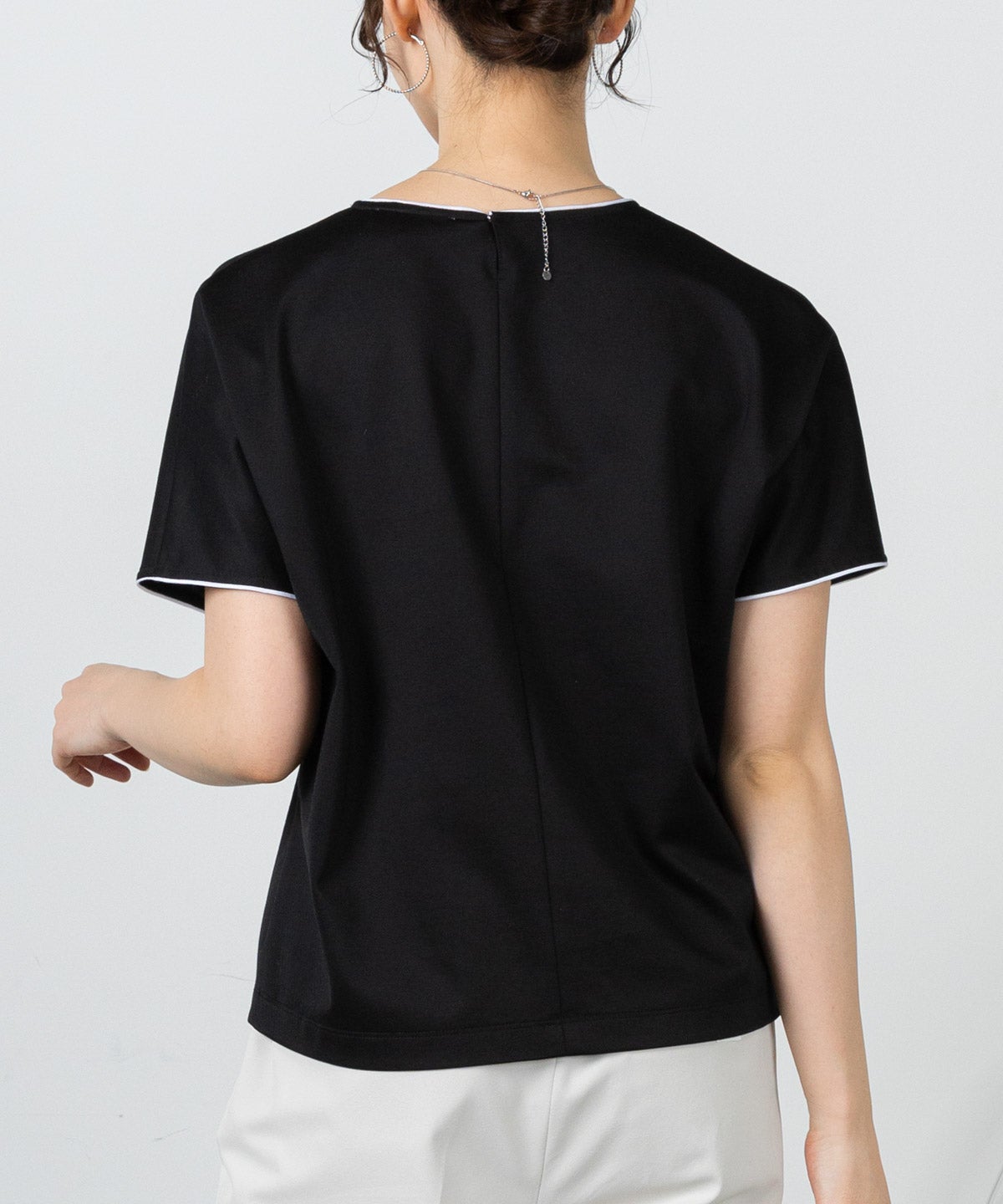 モデル着用画像（ブラック）