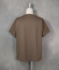 箔プリント冷感プルオーバー（ブラウン）後ろ