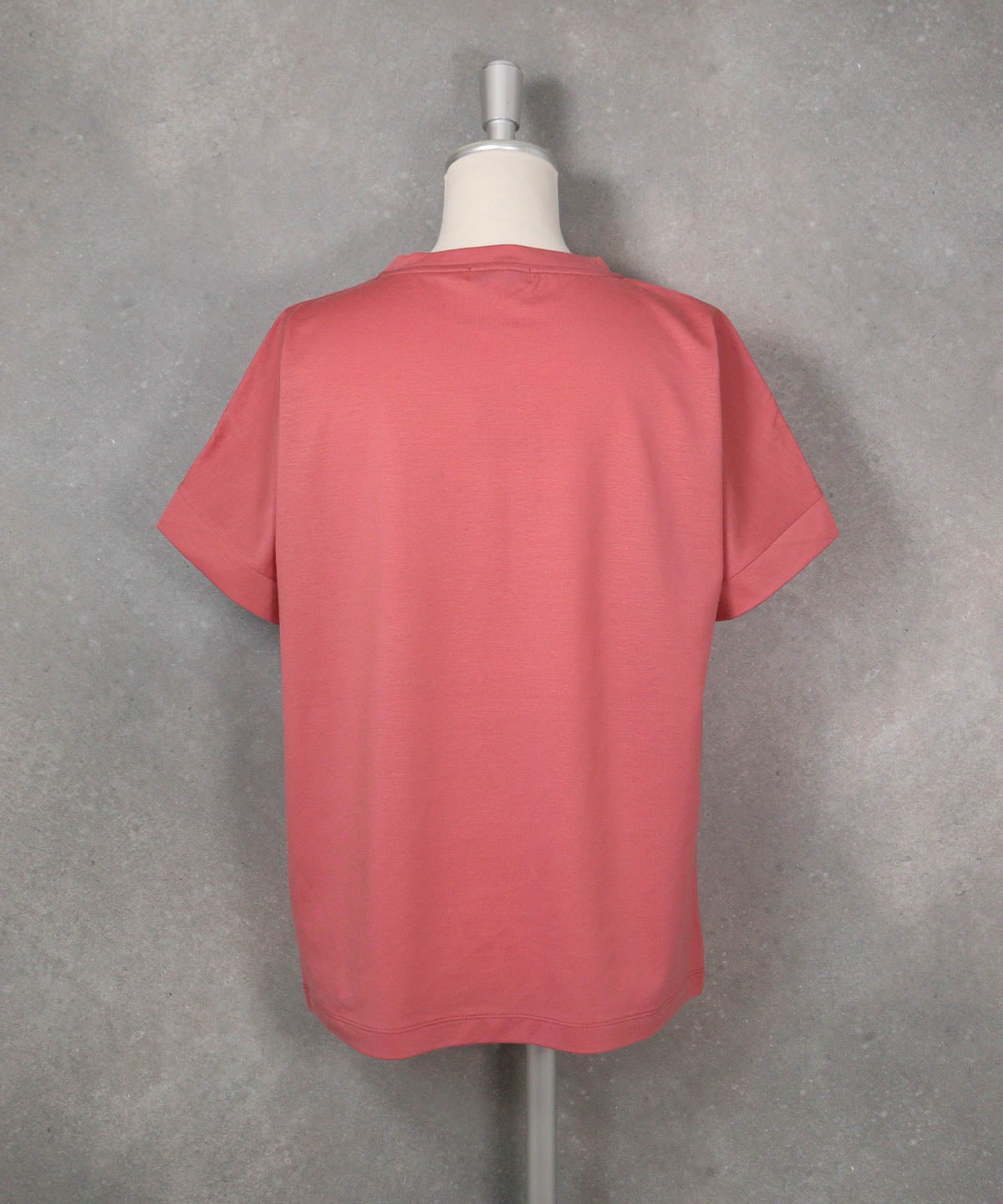 箔プリント冷感プルオーバー（ピンク）後ろ