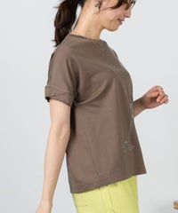 モデル着用画像（ブラウン）