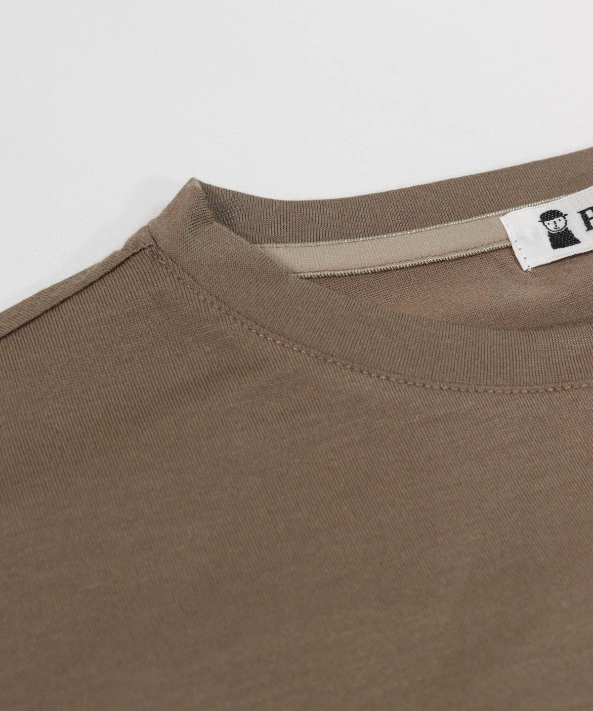 首元（ブラウン）