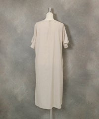 シャンブレーワンピース(ベージュ)後ろ