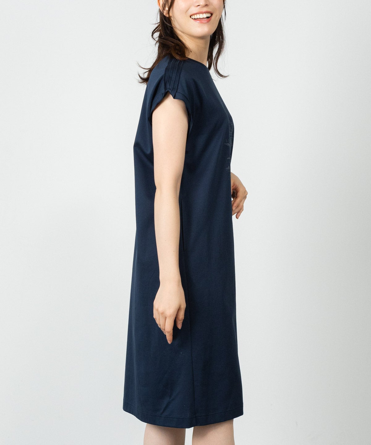 モデル着用画像(ネイビー)