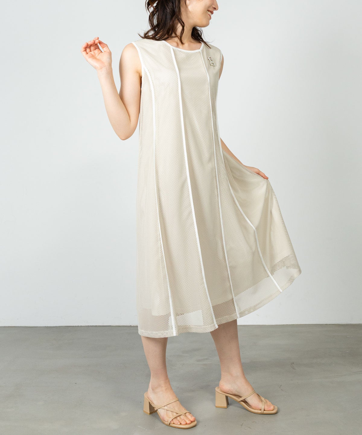 モデル着用画像(ベージュ)