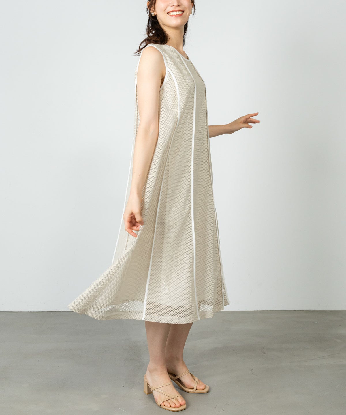 モデル着用画像(ベージュ)