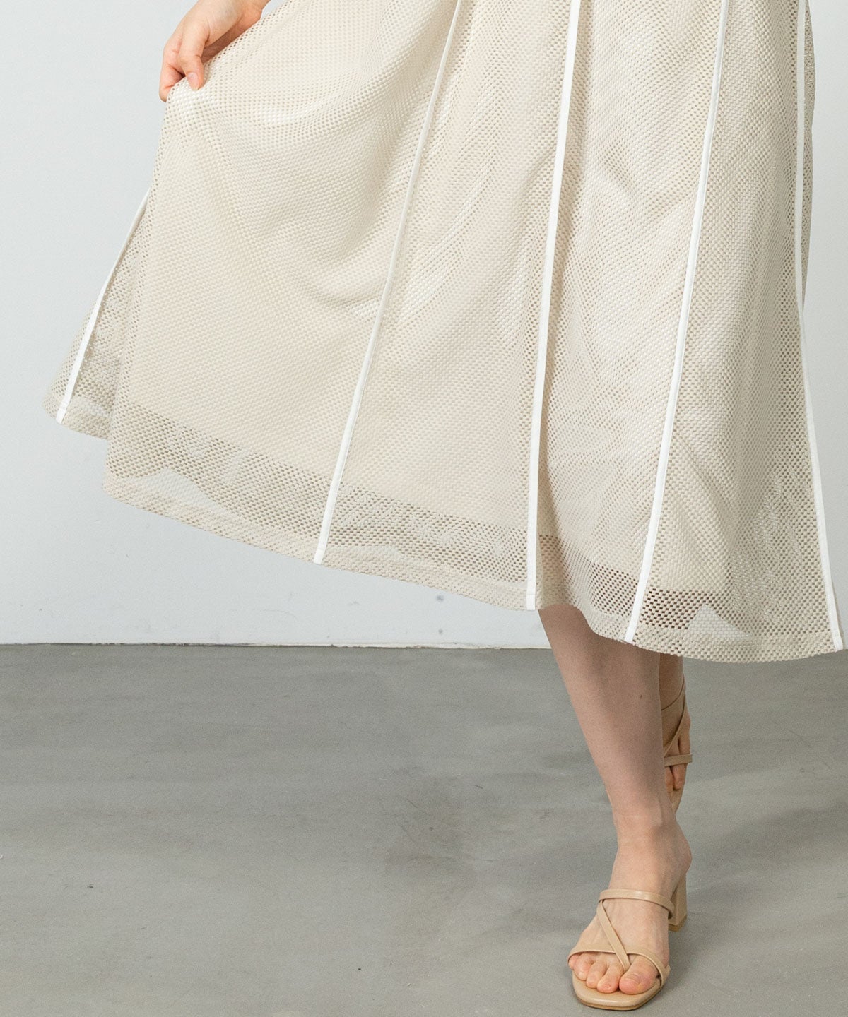 モデル着用画像(ベージュ)