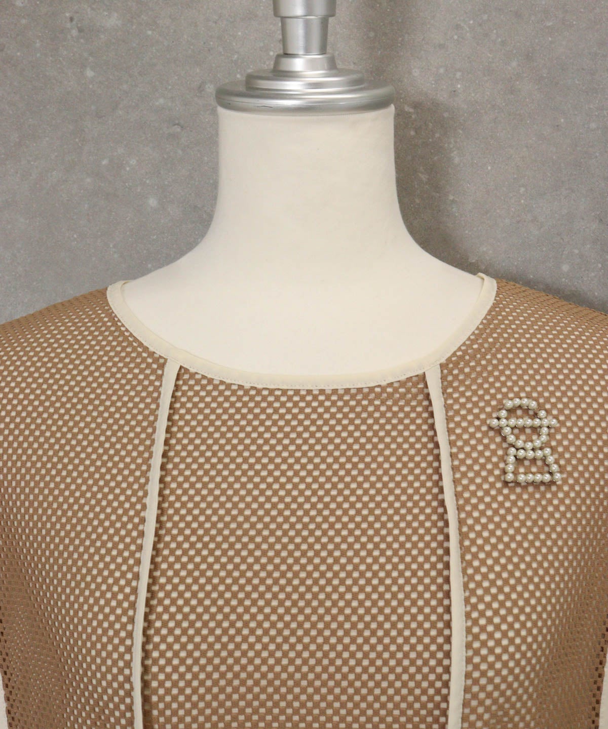 首元(ブラウン)