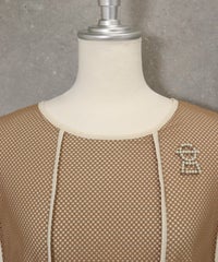 首元(ブラウン)