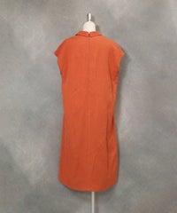 麻混スキッパー襟ワンピース(オレンジ)後ろ