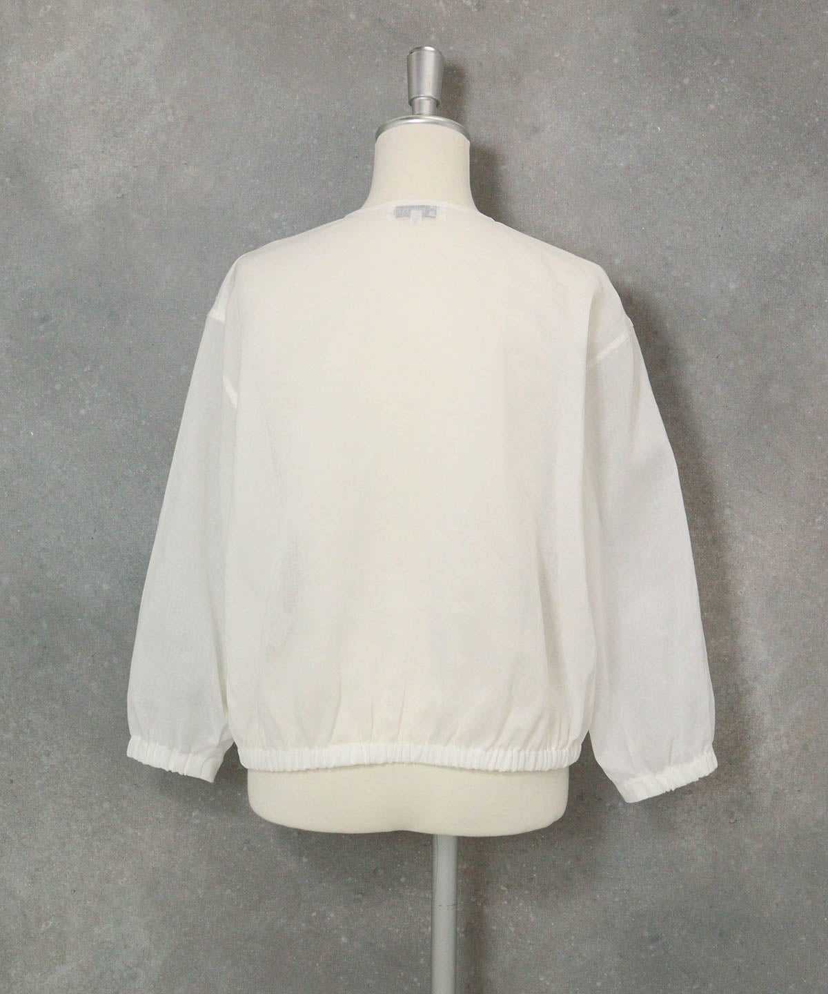 麻混冷感ジップブルゾン(ホワイト)後ろ