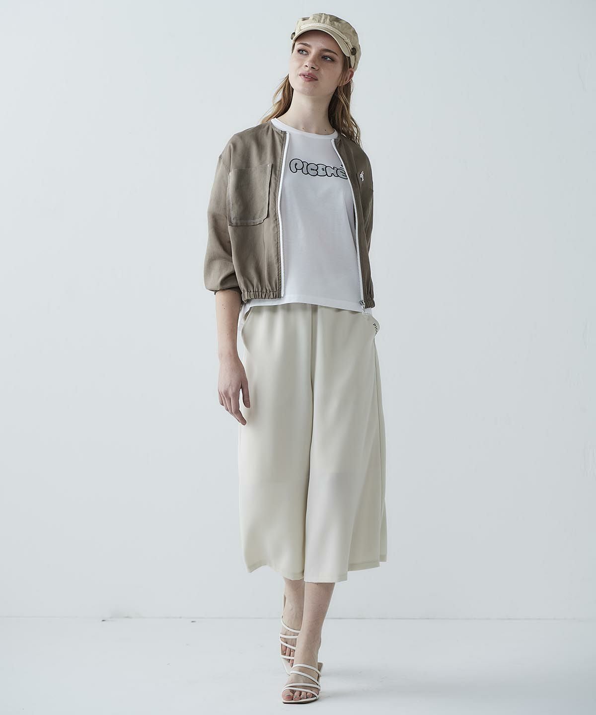 モデル着用画像(キャメル)