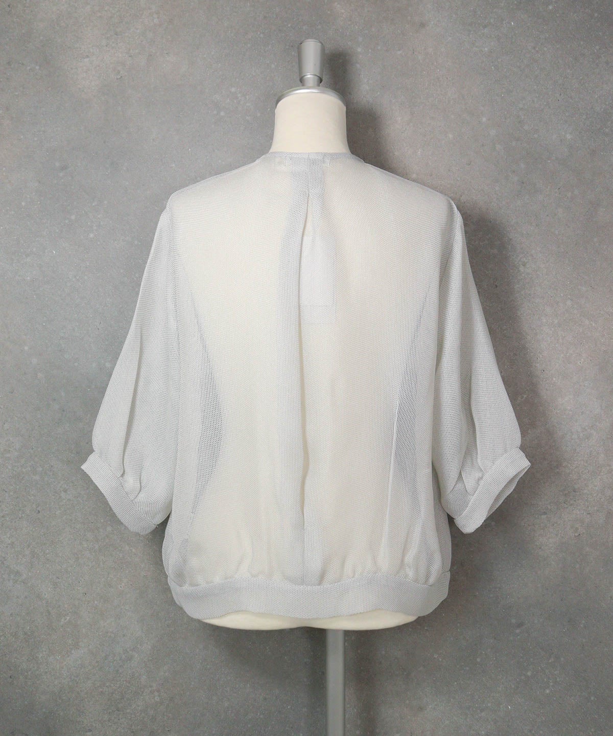 メッシュ6分袖ブルゾン(ライトグレー)後ろ