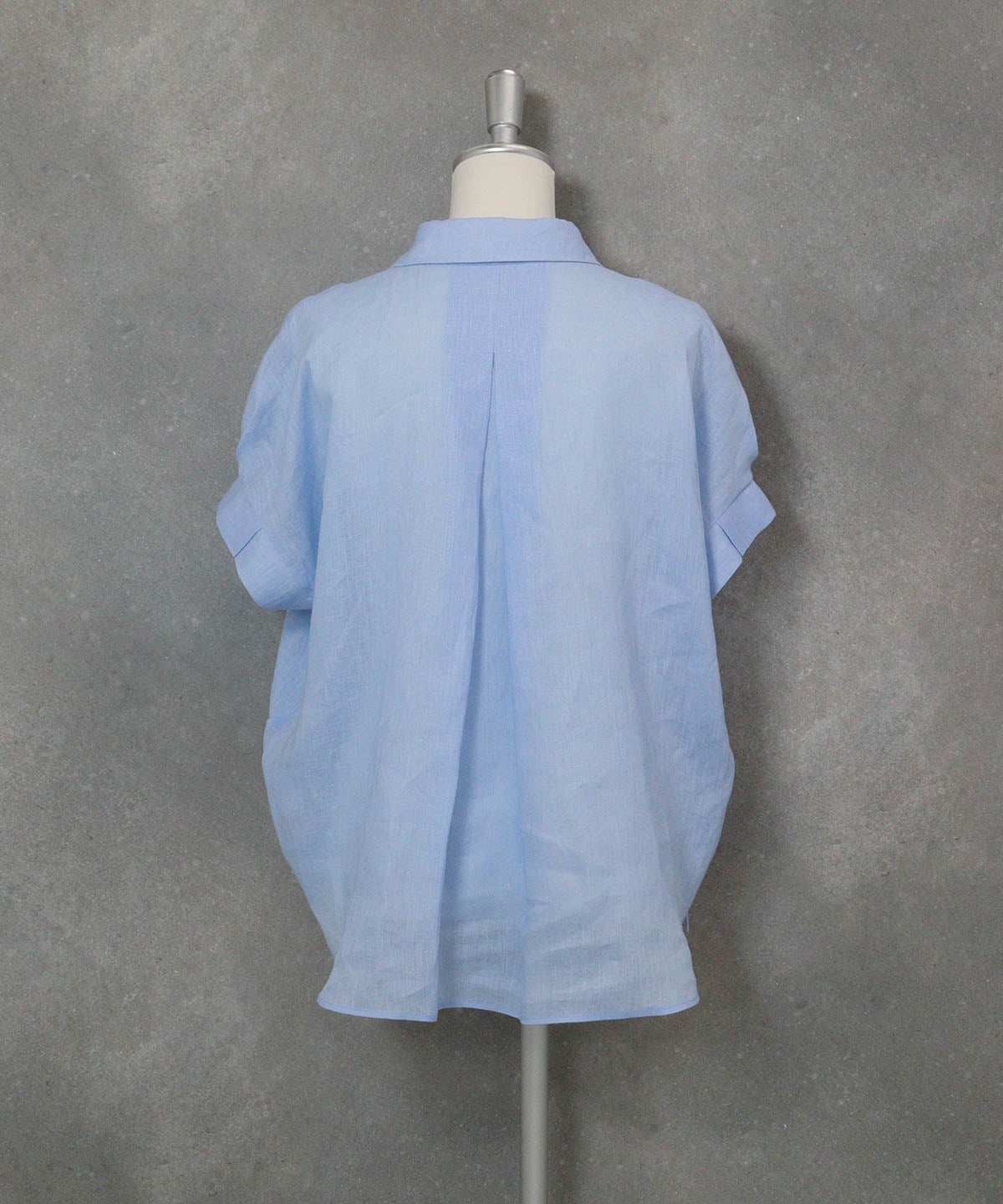 麻100％ポロブラウス(ライトブルー)後ろ