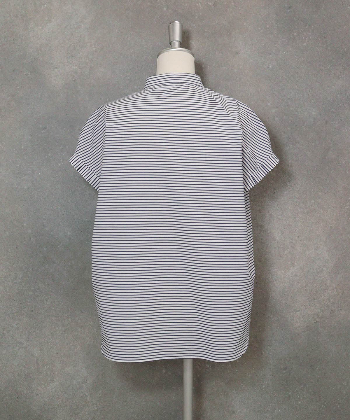 コットン100％カットワークブラウス(ネイビー)後ろ