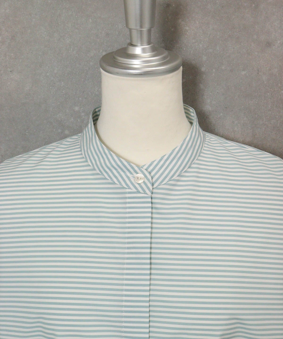 首元(ライトグリーン)