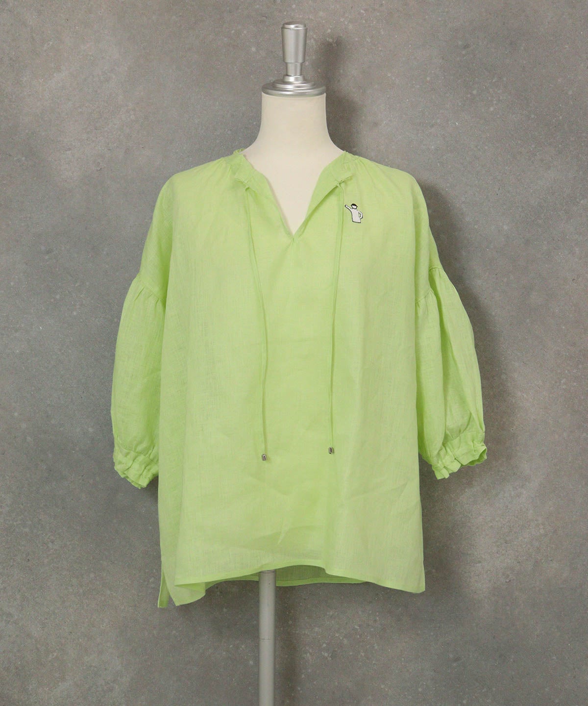 麻100％スキッパーブラウス(ライトグリーン)前