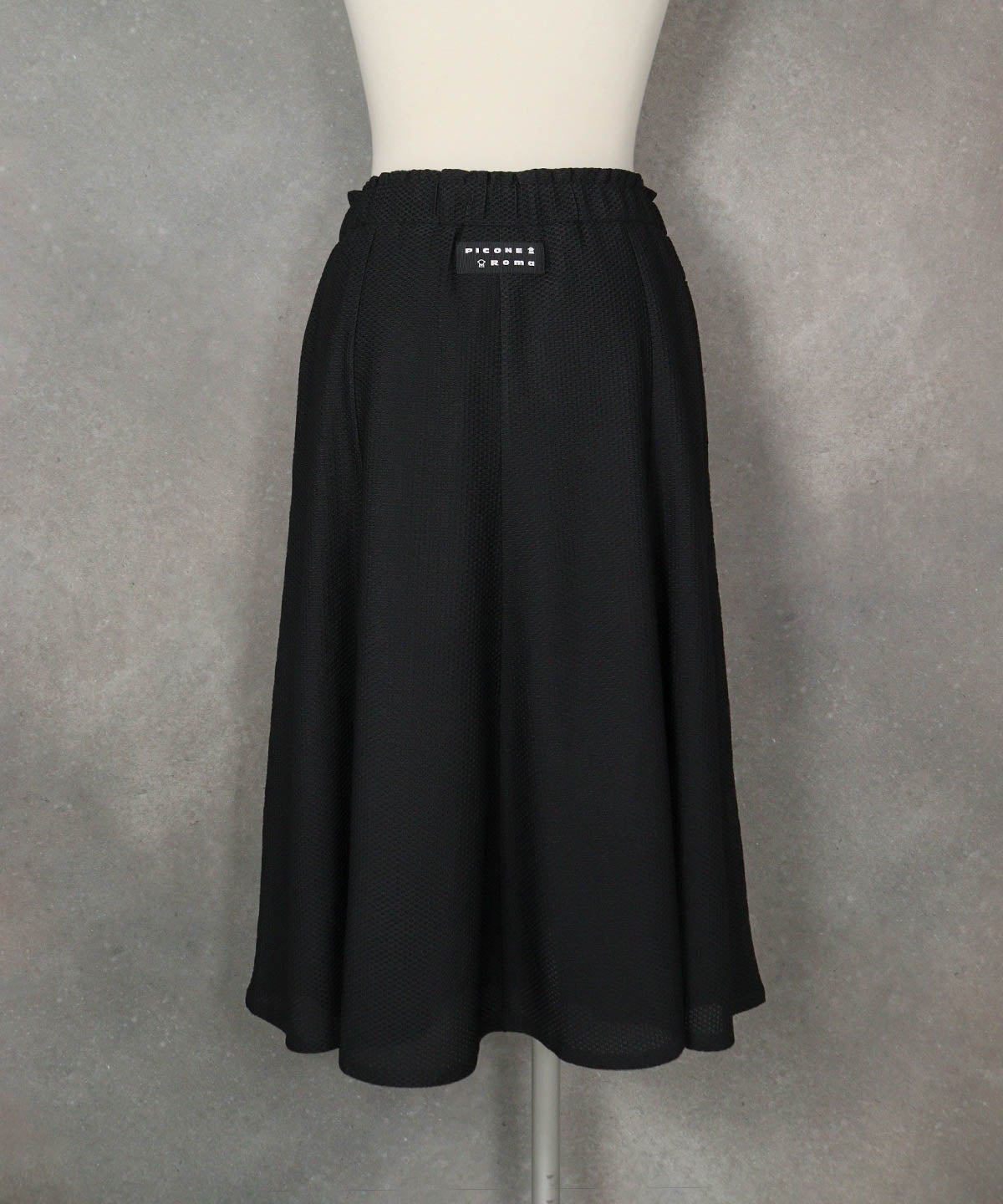 メッシュ風UVフレアスカート(ブラック)後ろ