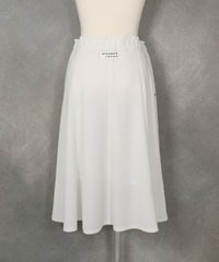 メッシュ風UVフレアスカート(ホワイト)後ろ