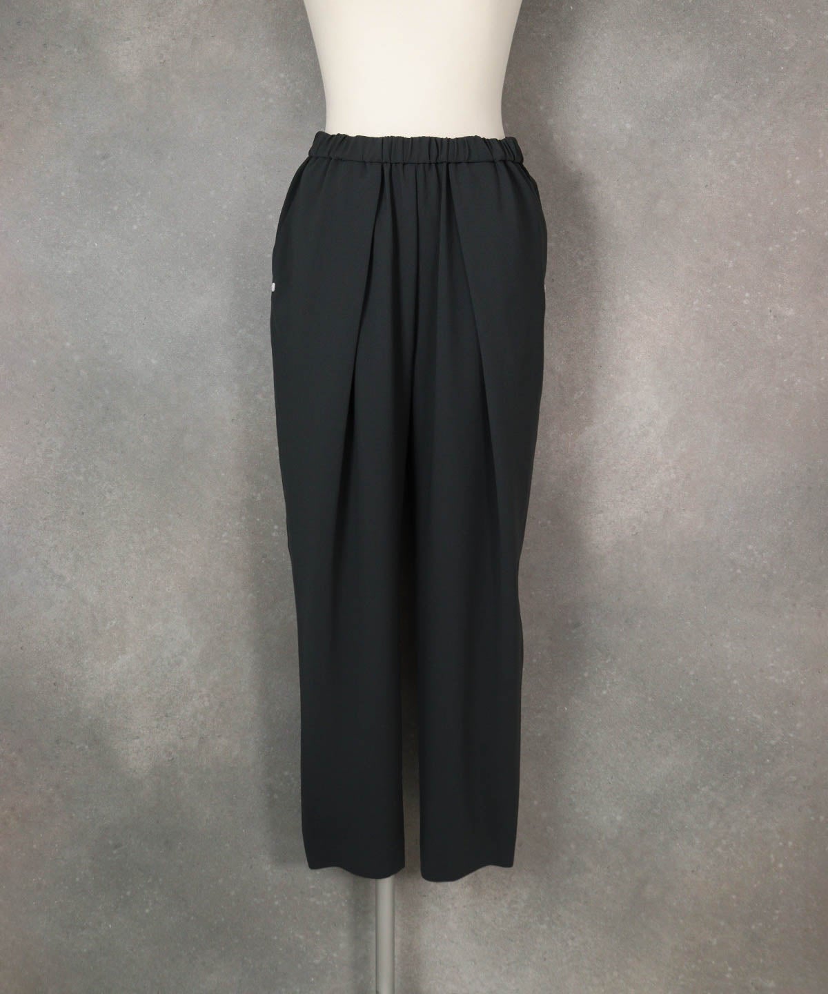 冷感速乾フロントタックパンツ(グレー)前