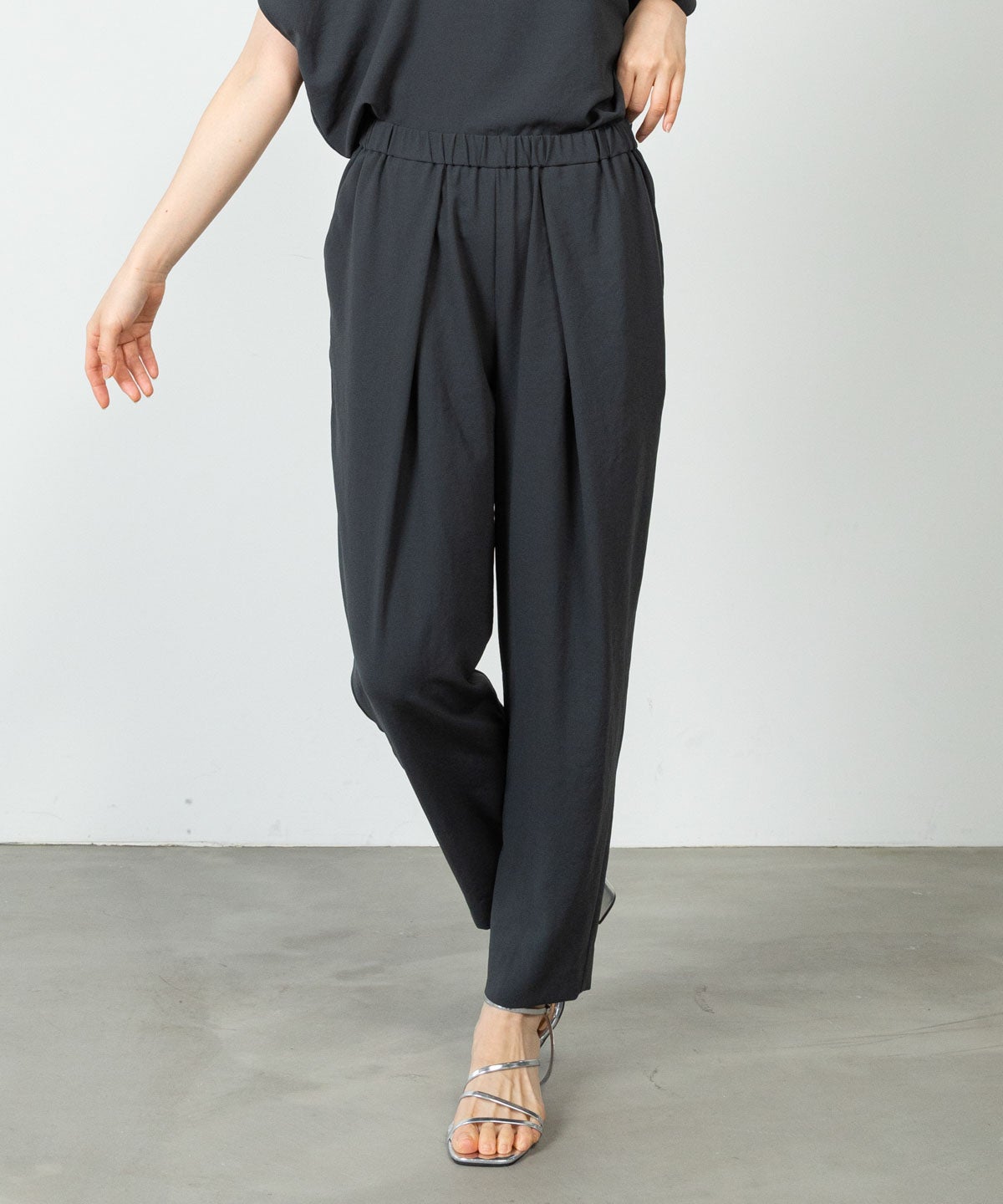 モデル着用画像(グレー)