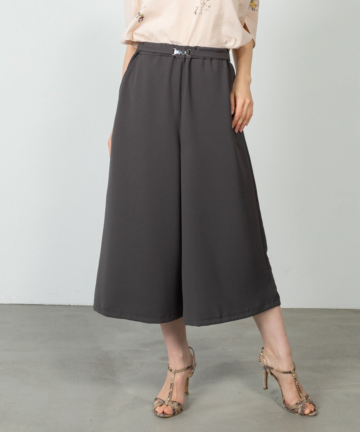 モデル着用画像(グレー)