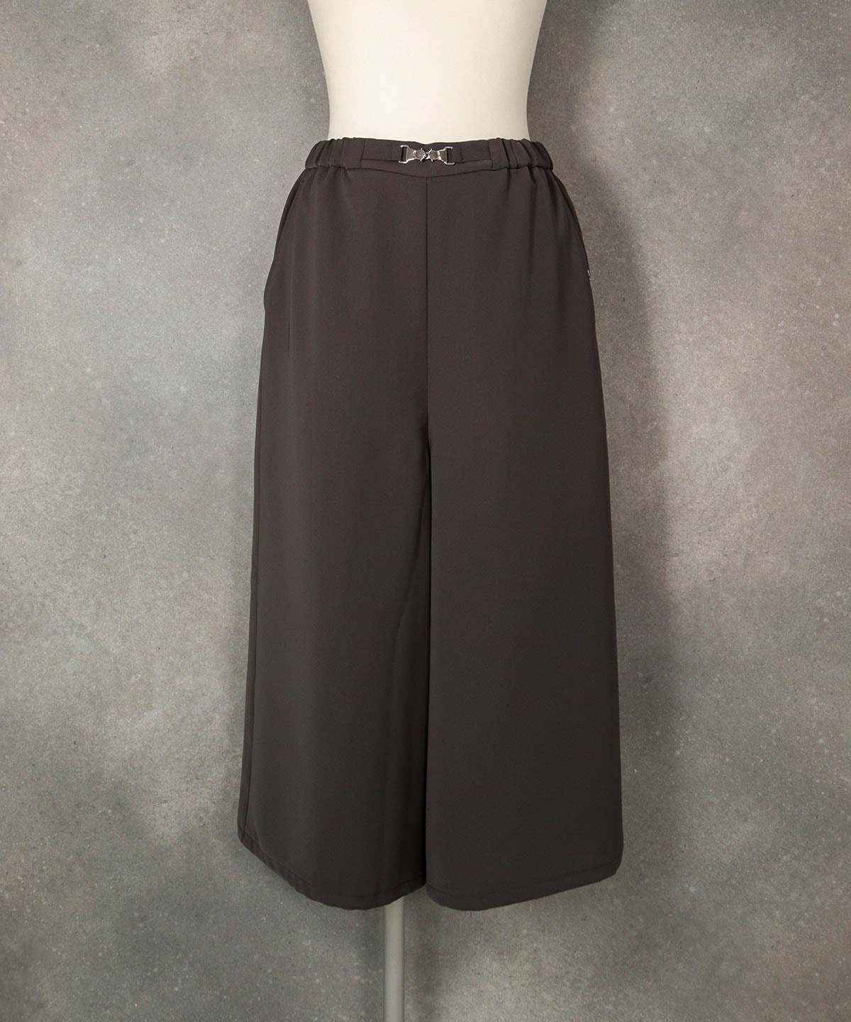 ピコベルト七分丈ワイドパンツ(グレー)前