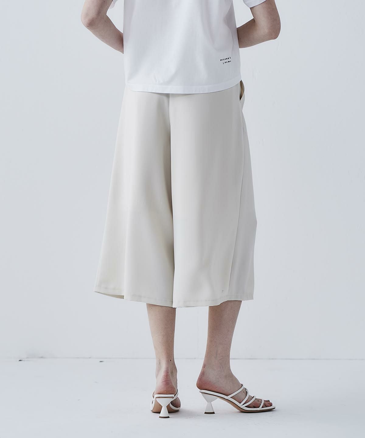 モデル着用画像(ベージュ)