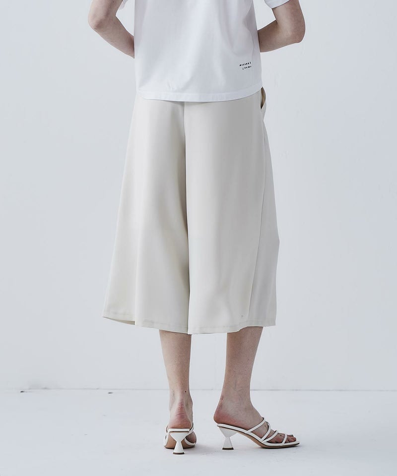 モデル着用画像(ベージュ)