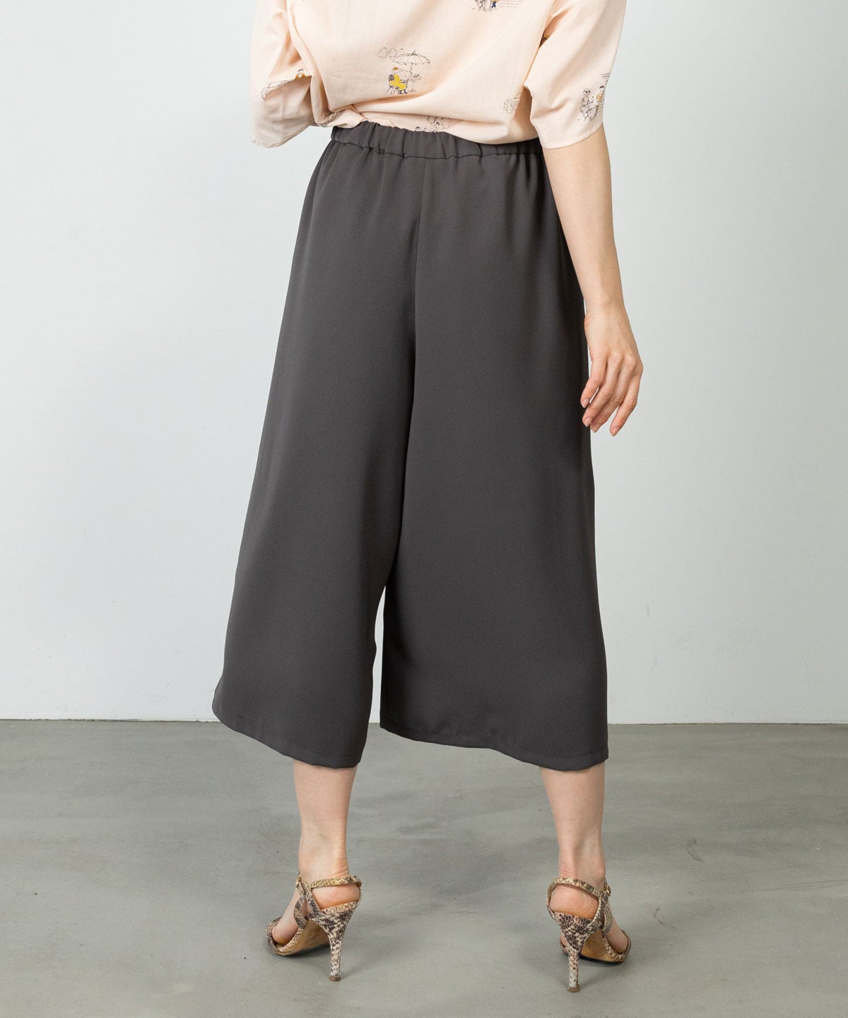 モデル着用画像(グレー)