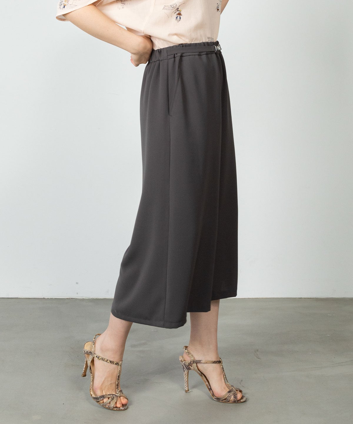 モデル着用画像(グレー)