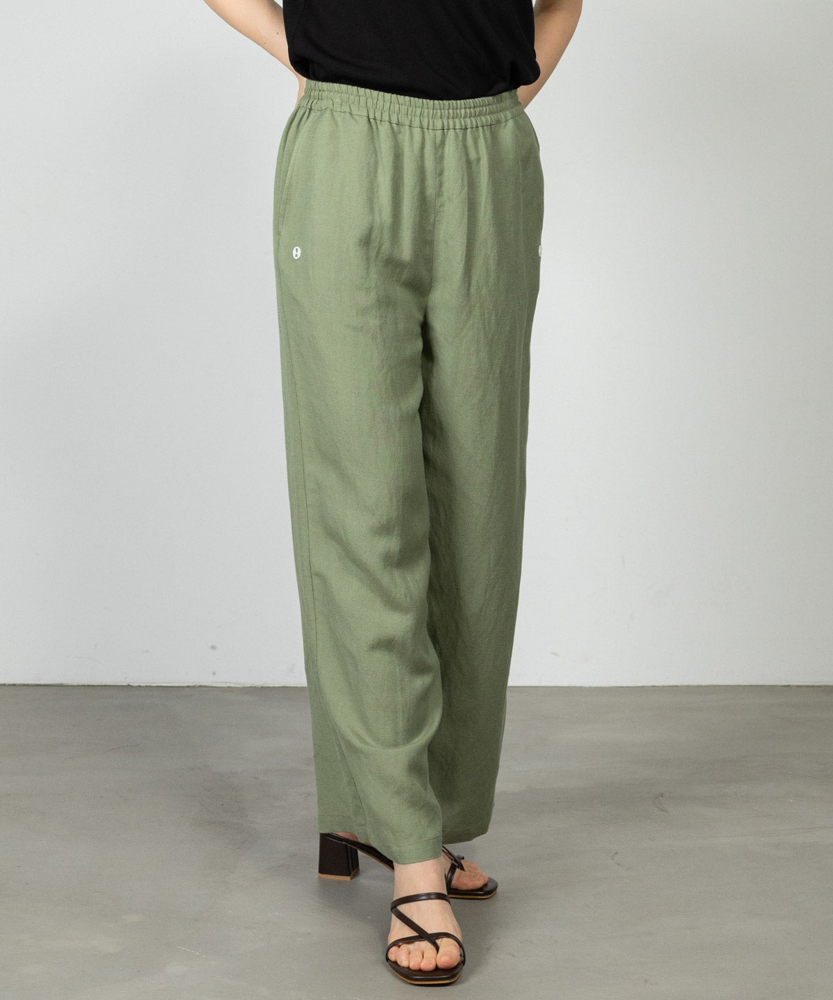 モデル着用画像(カーキ)