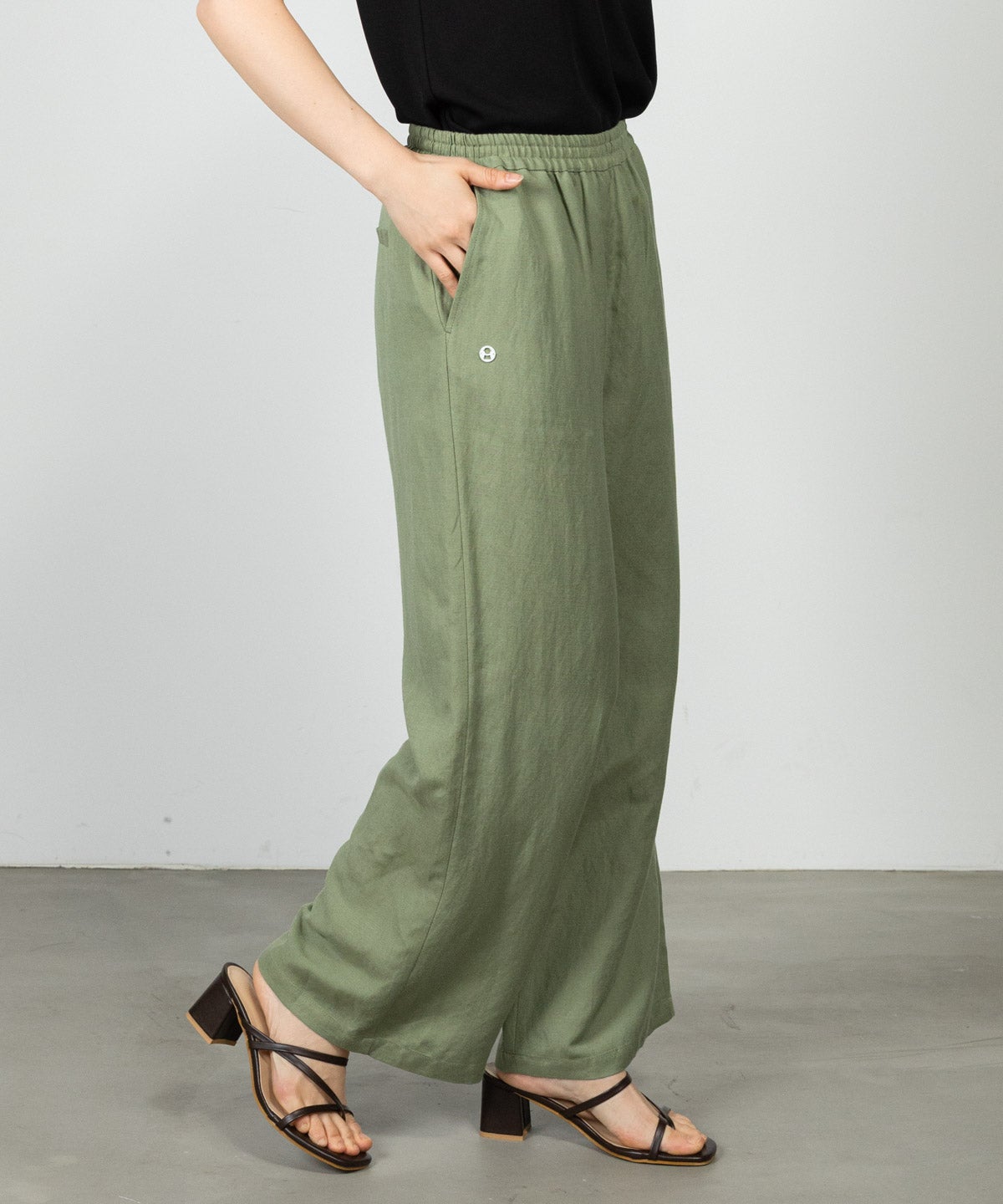 モデル着用画像(カーキ)