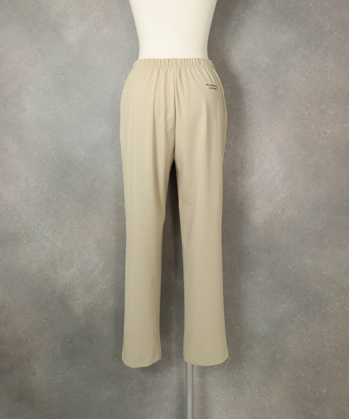 UV冷感裾スリットパンツ(ベージュ)後ろ