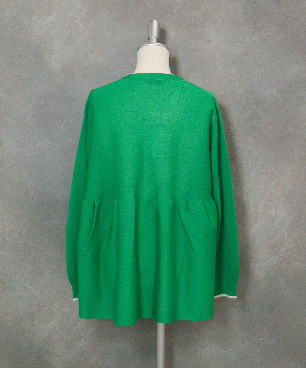 ウェーブ切替ニットカーディガン(グリーン)後ろ