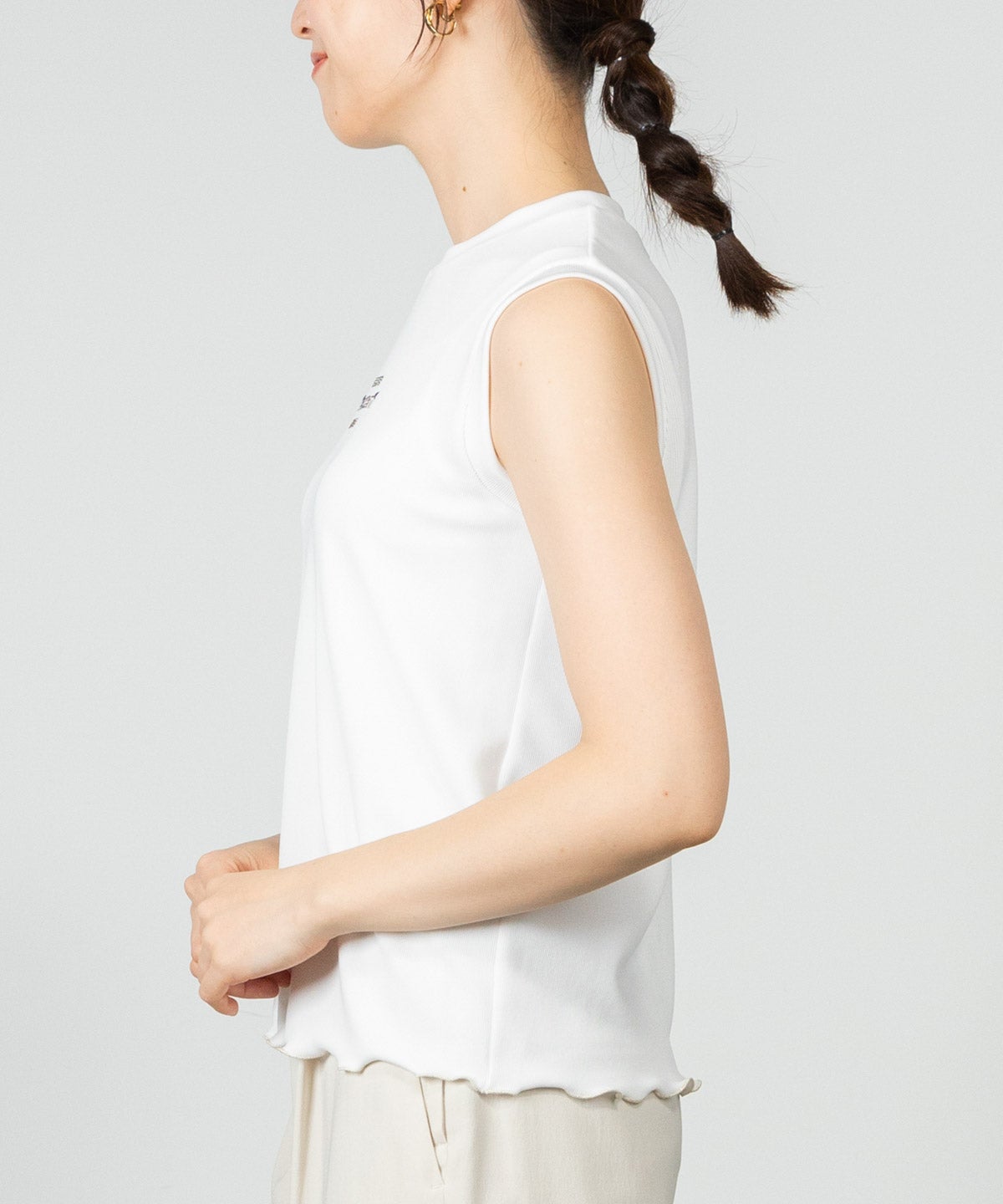 モデル着用画像(ホワイト)